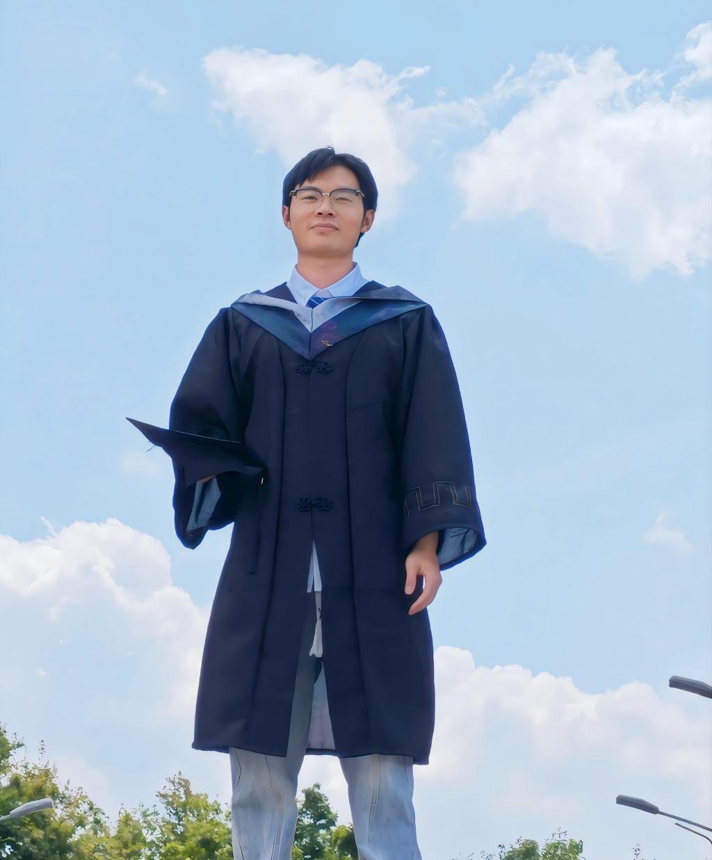 Hongwei Huang